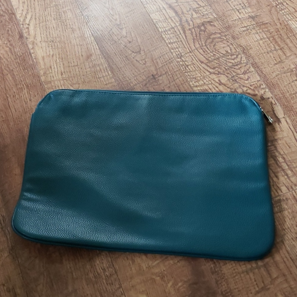 Brand new Thirty-One savvy sleeve Jewell  leather